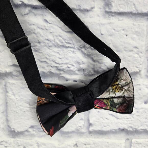 Black Velvet Bradley Adjustable Bow Tie by Paisley & Gray Paisley Underside - Picture 3 of 11